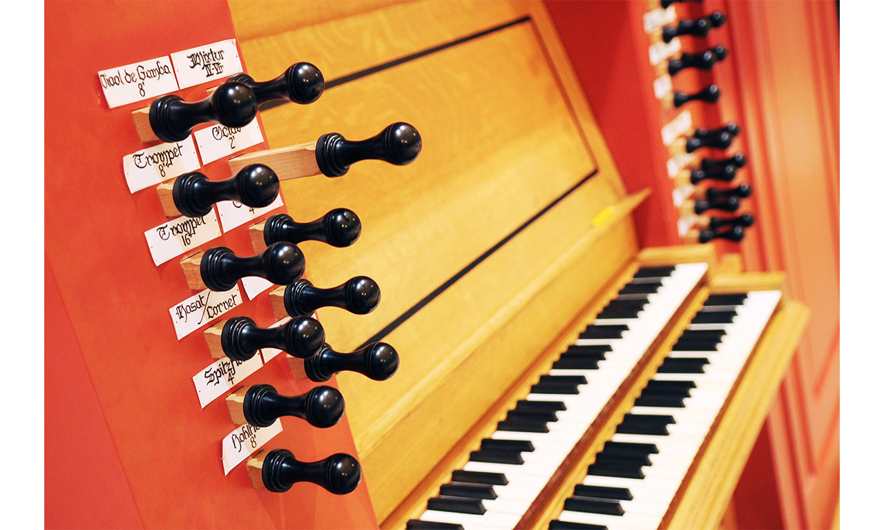 Closeup of Fritz organ keyboard
