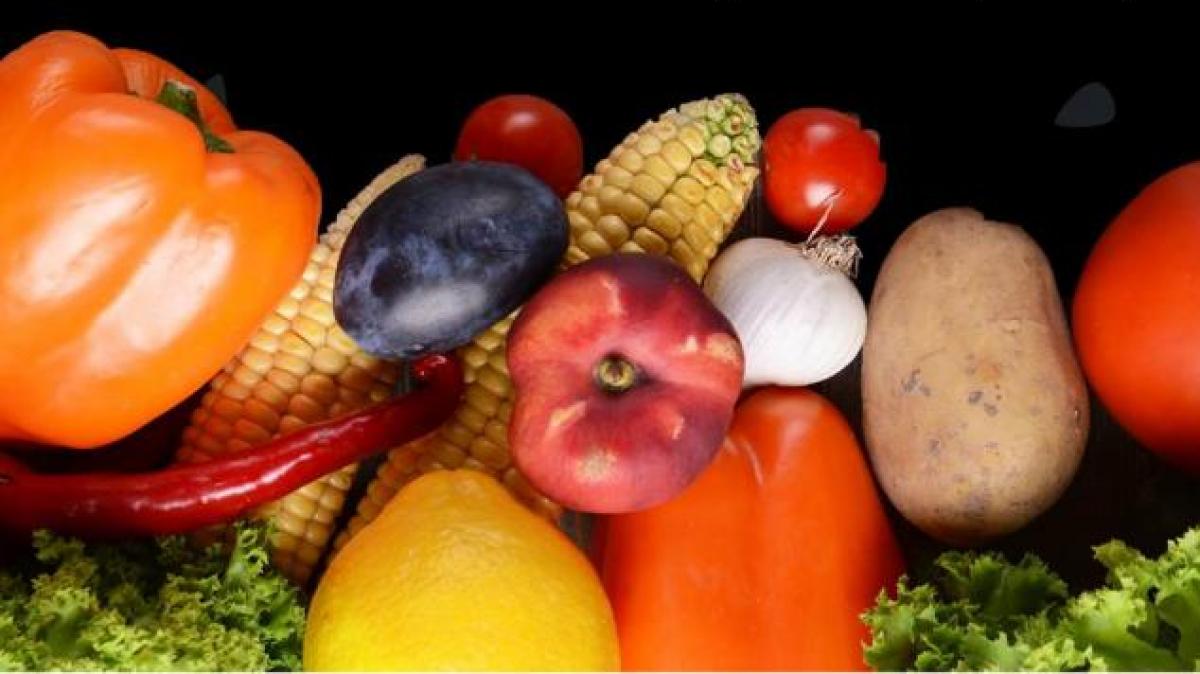 Image of fruits and vegetables to illustrate Borderlands Produce Rescue 